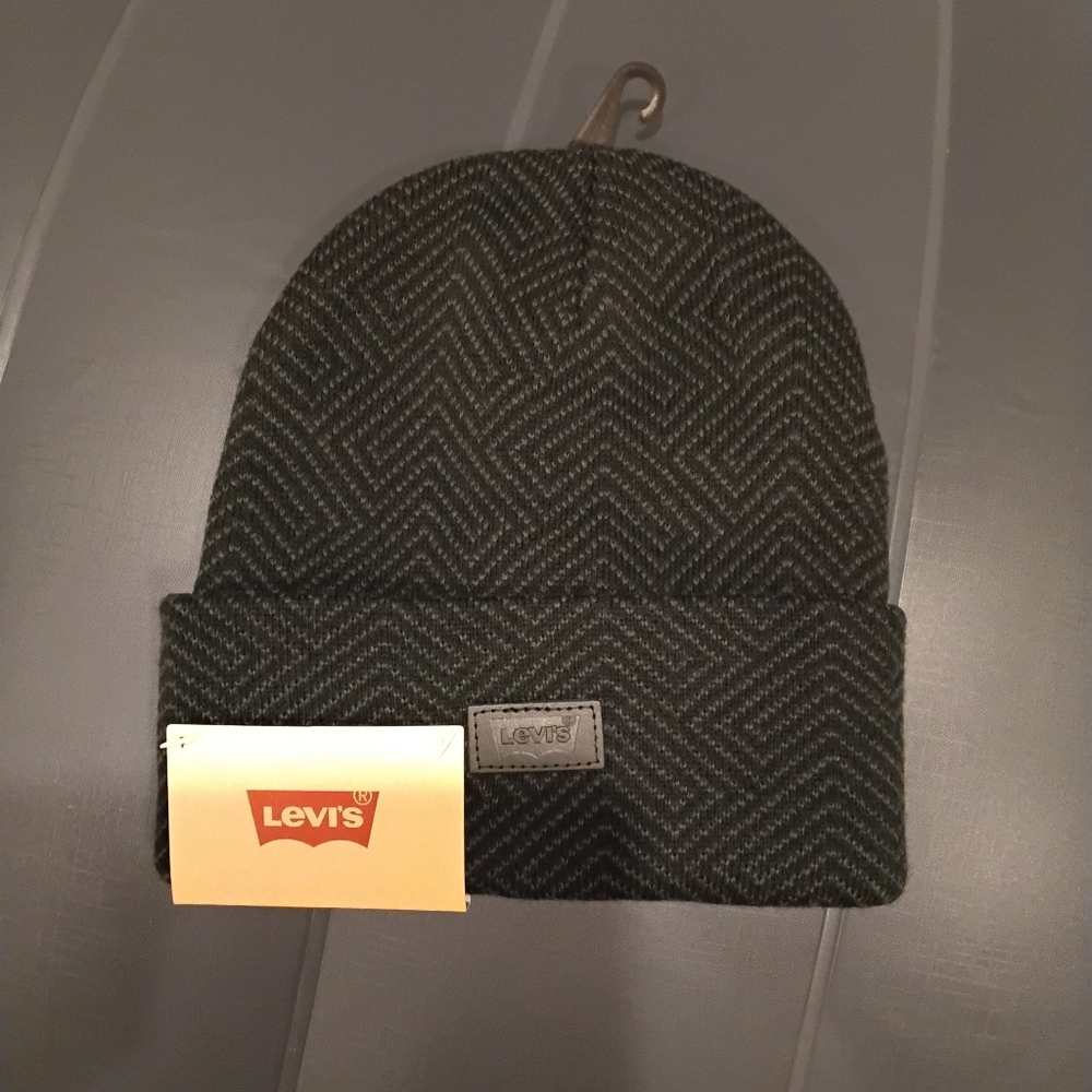2/$15 NWT Levi's Black/Gray Patterned Beanie Firm Price